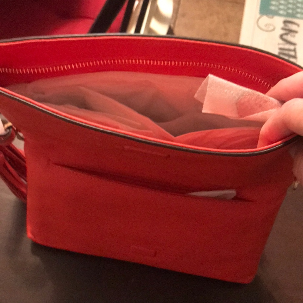 Poppy Red Tory Burch crossbody - Picture 3 of 3